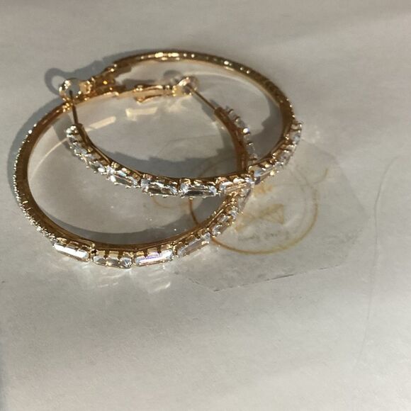 ⭐️10k Gold Filled CZ Diamond Hoop Earrings - Picture 5 of 16